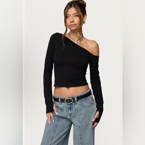 🌺EDIKTED BLACK OFF THE SHOULDER TOP SIZE LARGE 🌺